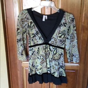 Cute top. Sweet pea